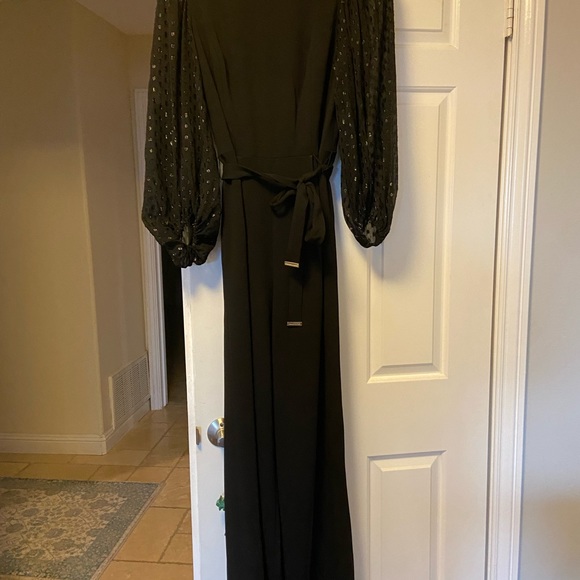 Tommy Hilfiger black jumpsuit sheet sleeves worn once - Picture 6 of 6